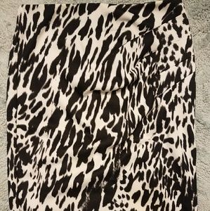 New York and Company animal print pencil skirt 8